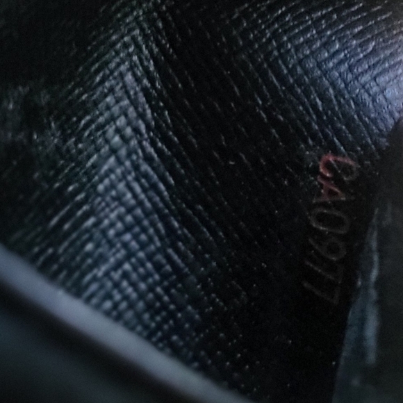 Louis Vuitton Black Epi Leather Ring Agenda Cover PM - Picture 7 of 10